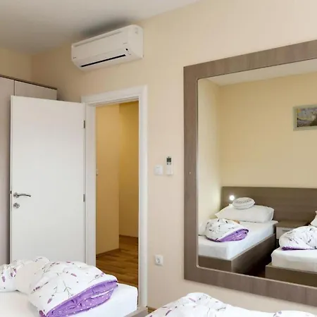 Amaya Semesterbostad