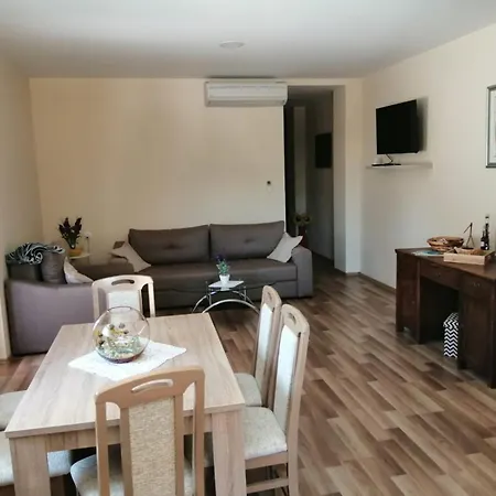 Semesterbostad Amaya Vrgorac