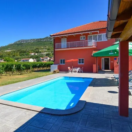 Semesterbostad Amaya *